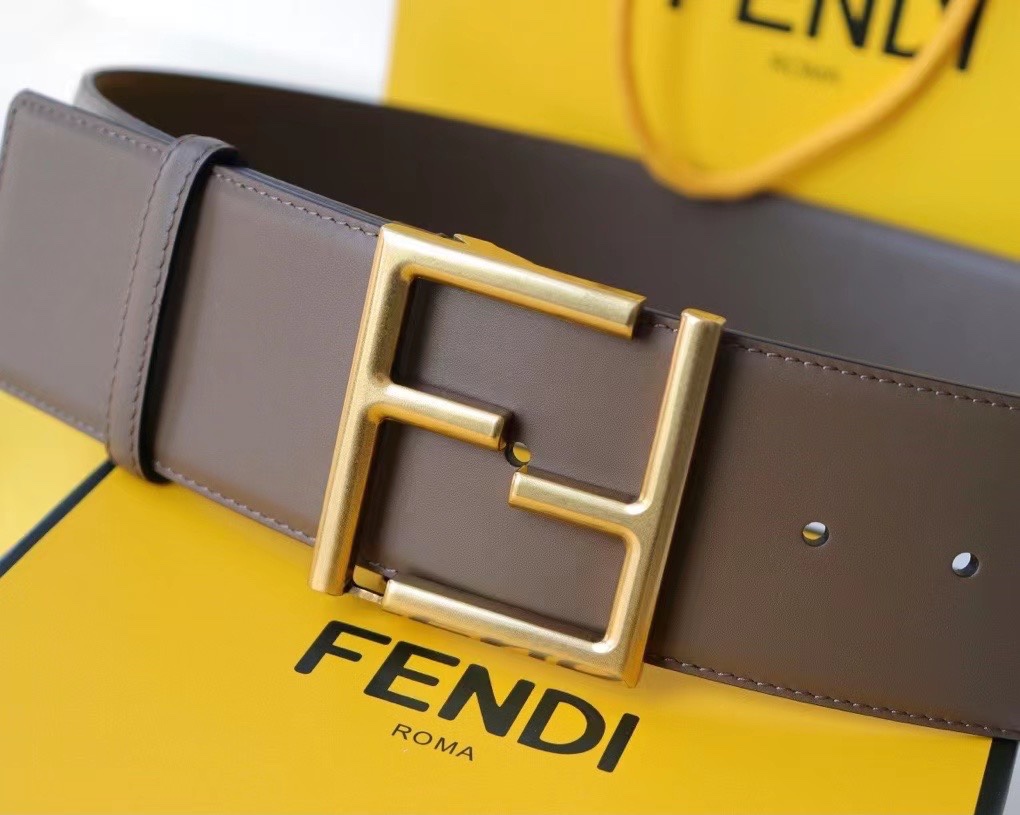 Fendi 五金做工精细 线条流畅 表面光滑 𝐙𝐏电镀工艺 香港通关【𝐇𝐀𝐀𝐒】 进口皮料