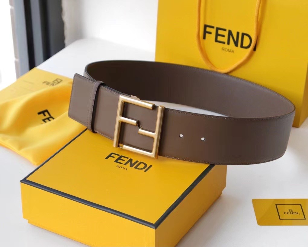 Fendi 五金做工精细 线条流畅 表面光滑 𝐙𝐏电镀工艺 香港通关【𝐇𝐀𝐀𝐒】 进口皮料