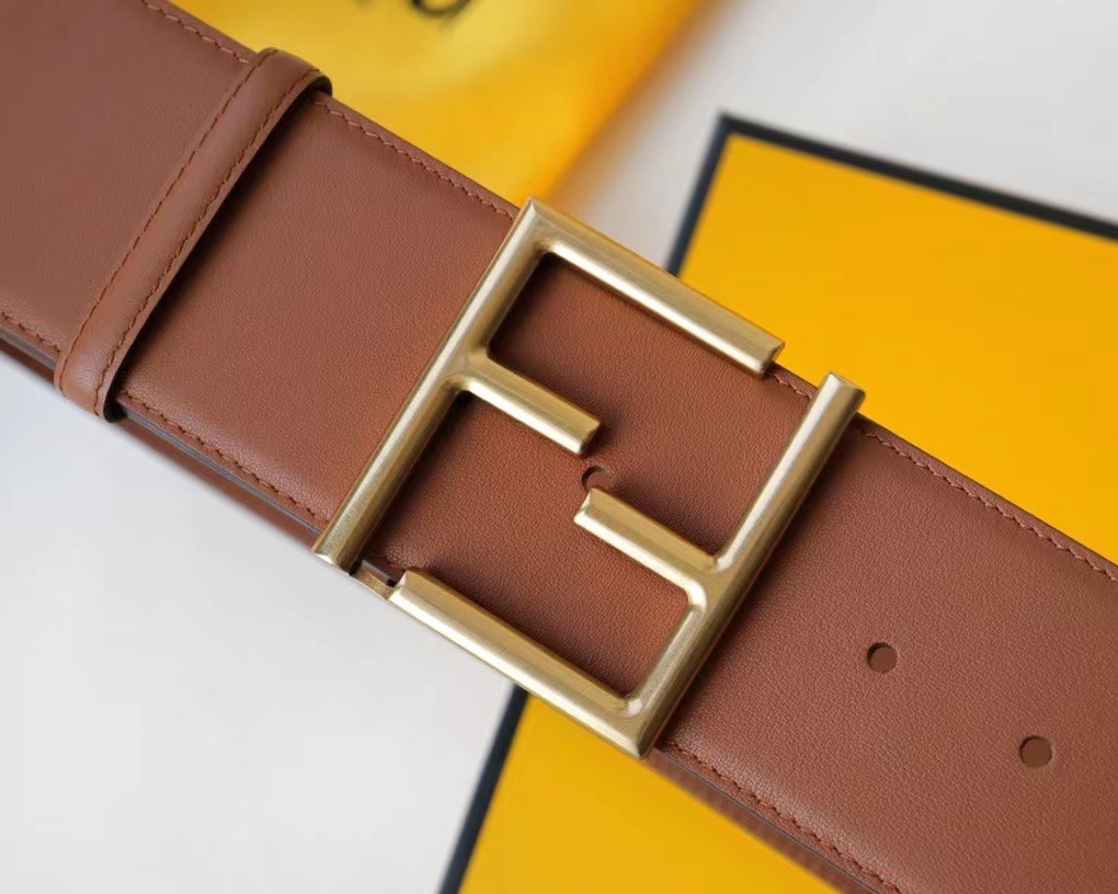 Fendi 五金做工精细 线条流畅 表面光滑 𝐙𝐏电镀工艺 香港通关【𝐇𝐀𝐀𝐒】 进口皮料