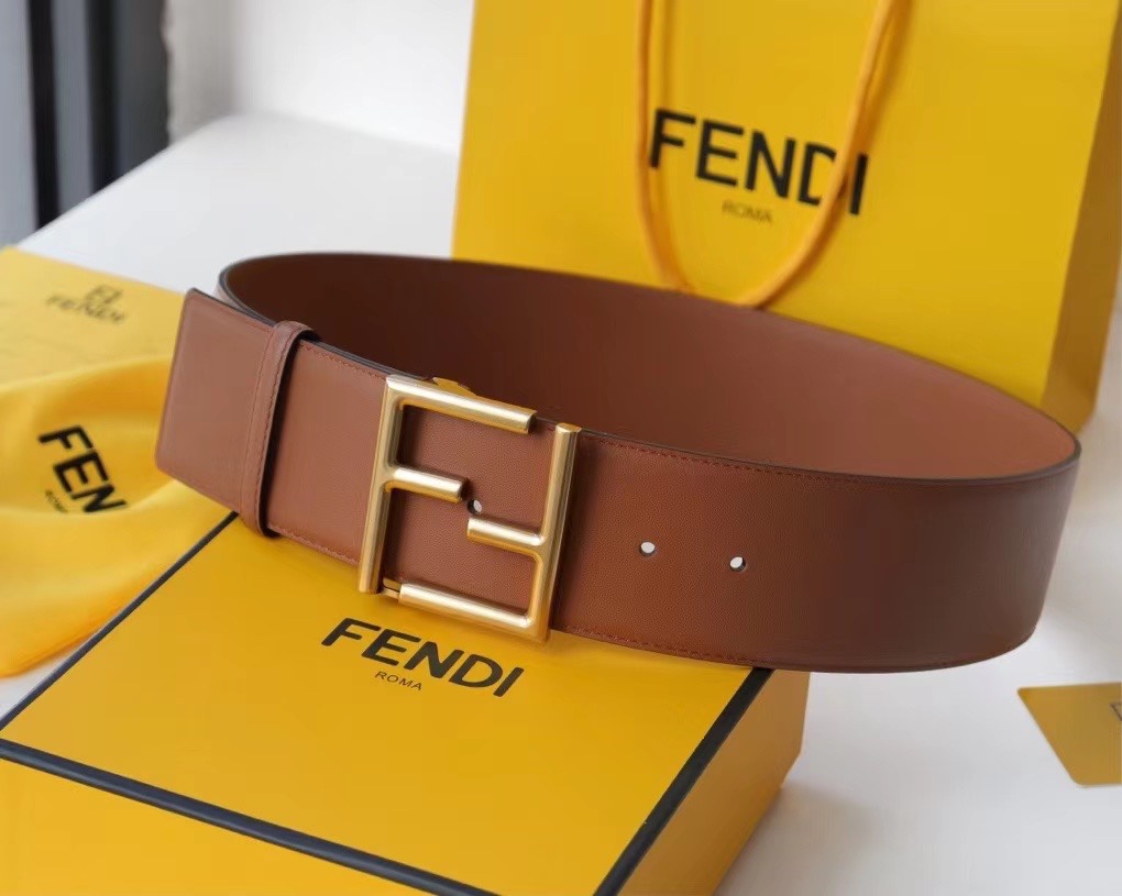 Fendi 五金做工精细 线条流畅 表面光滑 𝐙𝐏电镀工艺 香港通关【𝐇𝐀𝐀𝐒】 进口皮料