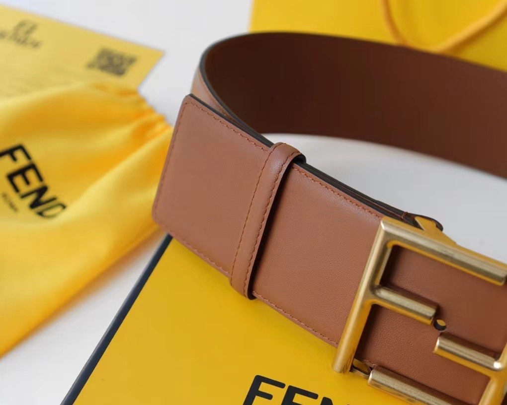 Fendi 五金做工精细 线条流畅 表面光滑 𝐙𝐏电镀工艺 香港通关【𝐇𝐀𝐀𝐒】 进口皮料