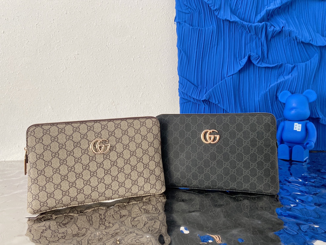 I5  Gucci 古奇   GG印花手拿包 夹包 采用精湛镶嵌细工，实物拍摄 原厂原版面料 配送小票防尘袋 礼盒 18 x 28 cm。