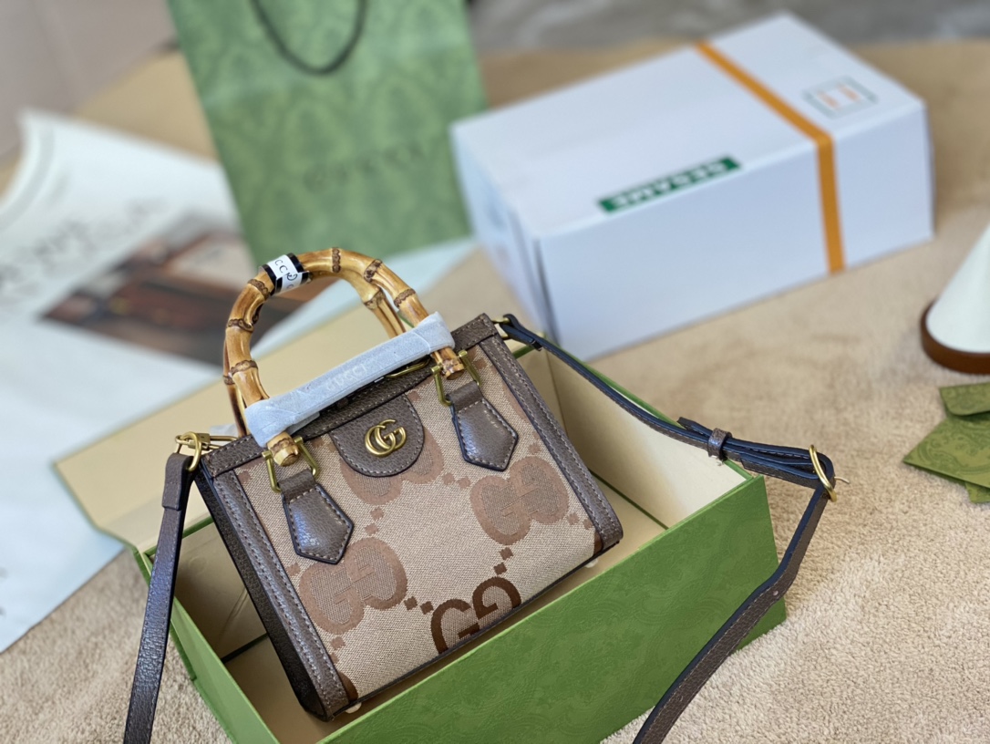 K0 原版布小号Gucci 酷奇大logo系列竹节手提GucciDiana购物袋最新系列，这个款复古韵味特别浓，上身效果也超赞，主要以精致特别的五金来提升整体质感 小号20 16cm”},”link”:”https://www.szwego.com/static/index.html?theme_detail/A2018012823120433195/I202202090912499280001080