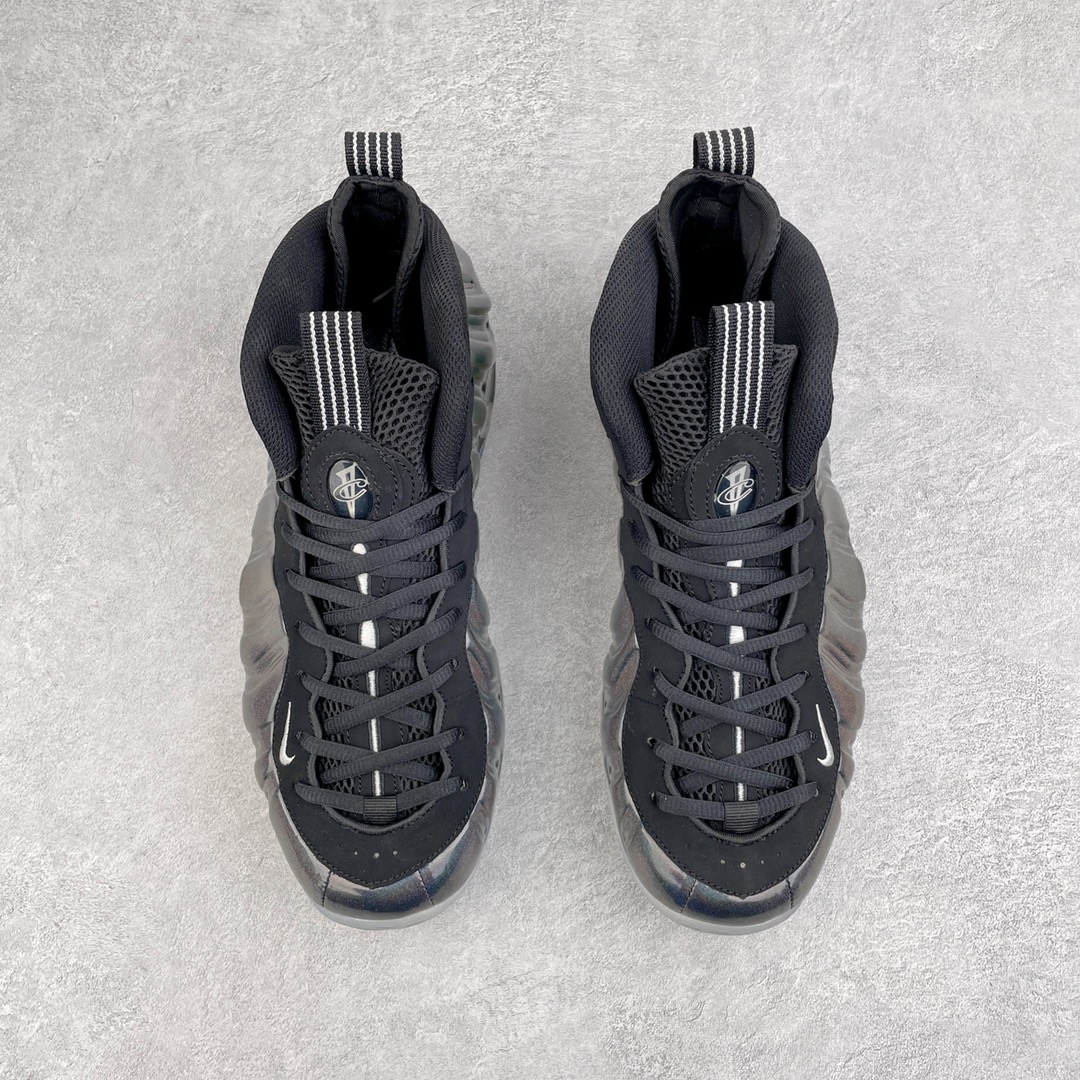 图片[2]-💰440 NK Air Foamposite One 伯爵喷 莞产原底面 公司渠道同模具 鞋型发泡360度无死角 双层Zoom气垫植入 中底完美注胶 搭载原厂碳纤维材质 诞生于1997年的NK Air Foamposite系列可以说是整个球鞋历史上最为经典的系列之一 也就是我们常说的“喷”和“泡” 其中“喷”由Foamposite One代言人Penny的英文音译而来 而“泡”则来源于另一款鞋型 Foamposite Pro中\”pro\”的音译 在诞生初期 由于高昂的造价以及超前的外形 Foamposite系列的反对者不在少数 甚至有人认为这款鞋会毁掉整个球鞋行业 但事实证明这双灵感来自于甲虫 自带“黑科技”鞋面以及双层Zoom+大块碳板的太空球鞋不仅受到了大众的接受与追捧 并且成功的影响了篮球鞋的发展 SIZE：38.5 39 40 40.5 41 42 42.5 43 44 44.5 45 46 编码：by5936010-运动鞋