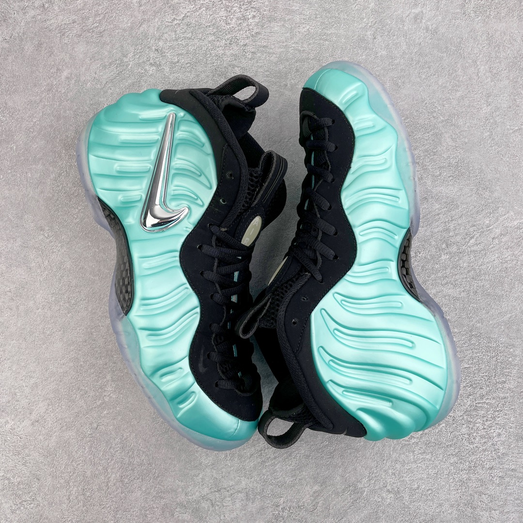 图片[3]-💰440 NK Air Foamposite One 南海岸泡 莞产原底面 公司渠道同模具 鞋型发泡360度无死角 双层Zoom气垫植入 中底完美注胶 搭载原厂碳纤维材质 诞生于1997年的NK Air Foamposite系列可以说是整个球鞋历史上最为经典的系列之一 也就是我们常说的“喷”和“泡” 其中“喷”由Foamposite One代言人Penny的英文音译而来 而“泡”则来源于另一款鞋型 Foamposite Pro中\”pro\”的音译 在诞生初期 由于高昂的造价以及超前的外形 Foamposite系列的反对者不在少数 甚至有人认为这款鞋会毁掉整个球鞋行业 但事实证明这双灵感来自于甲虫 自带“黑科技”鞋面以及双层Zoom+大块碳板的太空球鞋不仅受到了大众的接受与追捧 并且成功的影响了篮球鞋的发展 SIZE：38.5 39 40 40.5 41 42 42.5 43 44 44.5 45 46 编码：by5936010-运动鞋