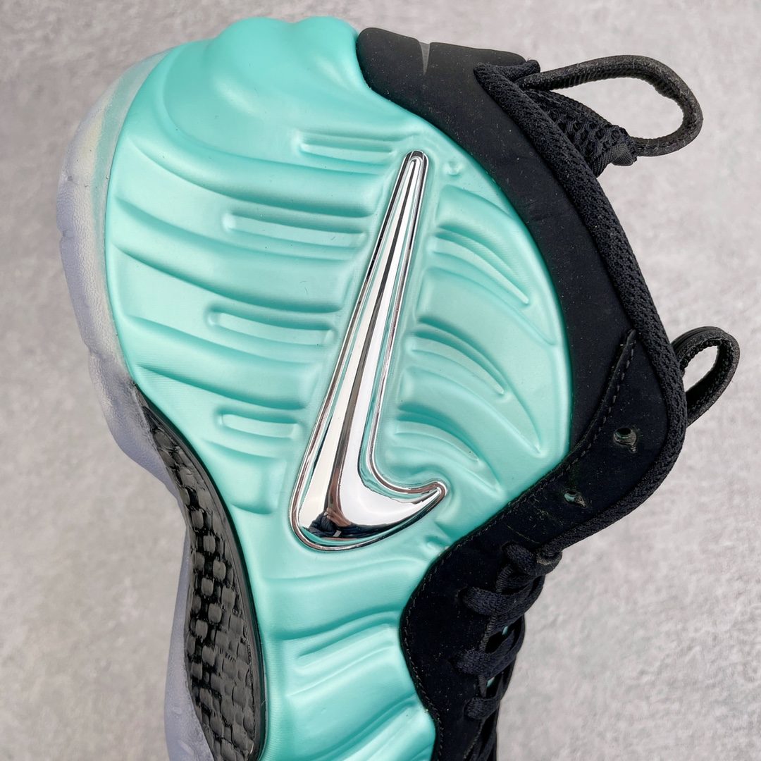 图片[6]-💰440 NK Air Foamposite One 南海岸泡 莞产原底面 公司渠道同模具 鞋型发泡360度无死角 双层Zoom气垫植入 中底完美注胶 搭载原厂碳纤维材质 诞生于1997年的NK Air Foamposite系列可以说是整个球鞋历史上最为经典的系列之一 也就是我们常说的“喷”和“泡” 其中“喷”由Foamposite One代言人Penny的英文音译而来 而“泡”则来源于另一款鞋型 Foamposite Pro中\”pro\”的音译 在诞生初期 由于高昂的造价以及超前的外形 Foamposite系列的反对者不在少数 甚至有人认为这款鞋会毁掉整个球鞋行业 但事实证明这双灵感来自于甲虫 自带“黑科技”鞋面以及双层Zoom+大块碳板的太空球鞋不仅受到了大众的接受与追捧 并且成功的影响了篮球鞋的发展 SIZE：38.5 39 40 40.5 41 42 42.5 43 44 44.5 45 46 编码：by5936010-运动鞋