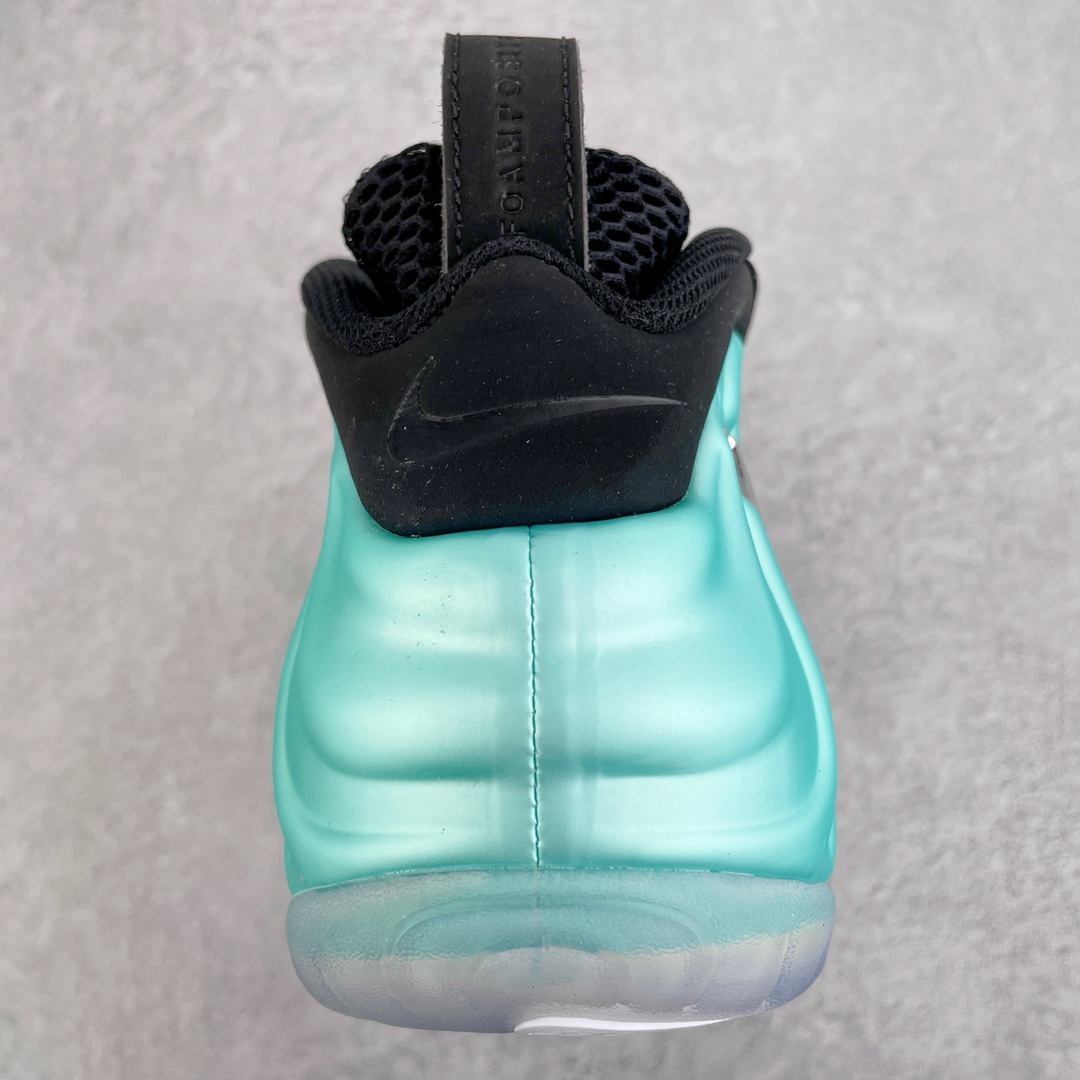 图片[8]-💰440 NK Air Foamposite One 南海岸泡 莞产原底面 公司渠道同模具 鞋型发泡360度无死角 双层Zoom气垫植入 中底完美注胶 搭载原厂碳纤维材质 诞生于1997年的NK Air Foamposite系列可以说是整个球鞋历史上最为经典的系列之一 也就是我们常说的“喷”和“泡” 其中“喷”由Foamposite One代言人Penny的英文音译而来 而“泡”则来源于另一款鞋型 Foamposite Pro中\”pro\”的音译 在诞生初期 由于高昂的造价以及超前的外形 Foamposite系列的反对者不在少数 甚至有人认为这款鞋会毁掉整个球鞋行业 但事实证明这双灵感来自于甲虫 自带“黑科技”鞋面以及双层Zoom+大块碳板的太空球鞋不仅受到了大众的接受与追捧 并且成功的影响了篮球鞋的发展 SIZE：38.5 39 40 40.5 41 42 42.5 43 44 44.5 45 46 编码：by5936010-运动鞋