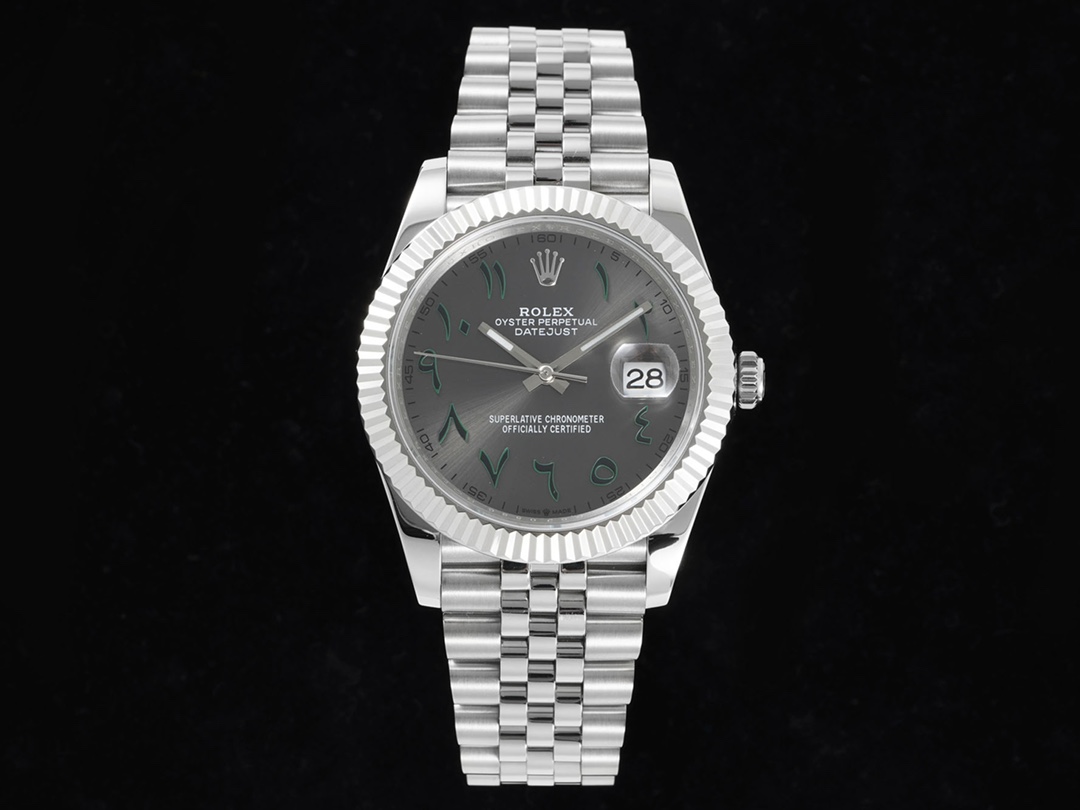 NO:532324,DIW  Factory made a great contribution to the beginning of the year and launched the Rolex Diary Series Middle Eastern Digital Scale Special Edition watch. [Case] ​​The 41MM stainless steel case is composed of a triangular pit bezel and a 904L stainless steel mid-layer case. The excellent material shows the sturdy elegance and perfect proportions. After polishing, it exudes the luster of the stainless steel material, bringing the watch's most unique viewing experience. [Dial] The unique Middle Eastern Digital Scale dial shows luxury and elegance. On the hour and minute hands  They are all covered with fluorescent fill, and time can be observed even in darker environments, which adds to the readability of the watch. Rolex has always used the 'water droplet' 2.5 times date amplification device, which facilitates the observation of dates. As one of the characteristics of Rolex, it also deepens the brand recognition of the watch. [Movement] uses an automatic winding movement exclusively developed by DIW, which has greatly improved the accuracy, dynamic storage and stability. It has the strongest power reserve in the market for about 70 hours.  The classic style, trustworthy quality and the efforts to innovate new models all show the excellent watchmaking capabilities of DIW factory. Welcome to taste it!  ,,rolex19860909DIW factory开年巨献,推出劳力士日志型系列中东数字刻度特别版腕表.【表壳】41MM的精钢表壳由三角坑纹表圈与904L不锈钢中层表壳组合而成,优秀的材质彰显着坚固优雅与完美比例.经过打磨之后,散发着精钢材质的光泽,带来腕表最独特的观表感受.【表盘】独树一帜的中东数字刻度表盘,展现奢华与典雅风范.时分针上都覆有荧光填充,即使在较暗的环境下也能观察时间,增添了腕表的可读性.劳力士一贯使用的“水滴式”2.5倍日期放大装置,便利了对日期的观察,作为劳力士的特色之一的它也加深了腕表的品牌辨识度.【机芯】采用DIW独家研发的自动上链机芯,在精准性、动储和稳定性方面得到大幅提升.拥有长达约70小时的市场最强动力储存. 经典的样式、值得信赖的品质以及在新款创新的努力上都看出了DIW工厂的优秀制表能力.欢迎品鉴！,,rolex,Watch