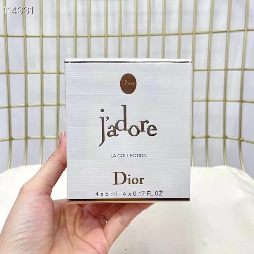 Dior J'adore Perfume Miniature Set - 4 x 5ml Eau de Parfum Collection 1 Dior J'adore Perfume Miniature Set - 4 x 5ml Eau de Parfum Collection