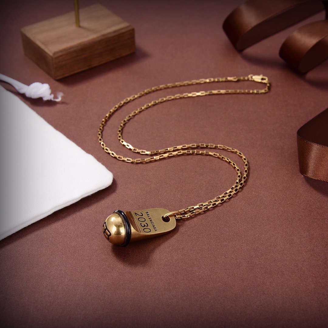 150❤️❤️原单货🔹🔹新品 巴黎世家 Balenciaga 项链🔹专柜一致黄铜材质电镀火爆款出货 设计独特 前卫 美女必备！