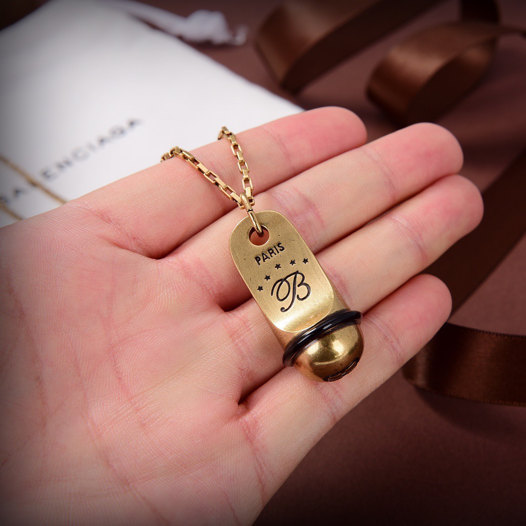 150❤️❤️原单货🔹🔹新品 巴黎世家 Balenciaga 项链🔹专柜一致黄铜材质电镀火爆款出货 设计独特 前卫 美女必备！