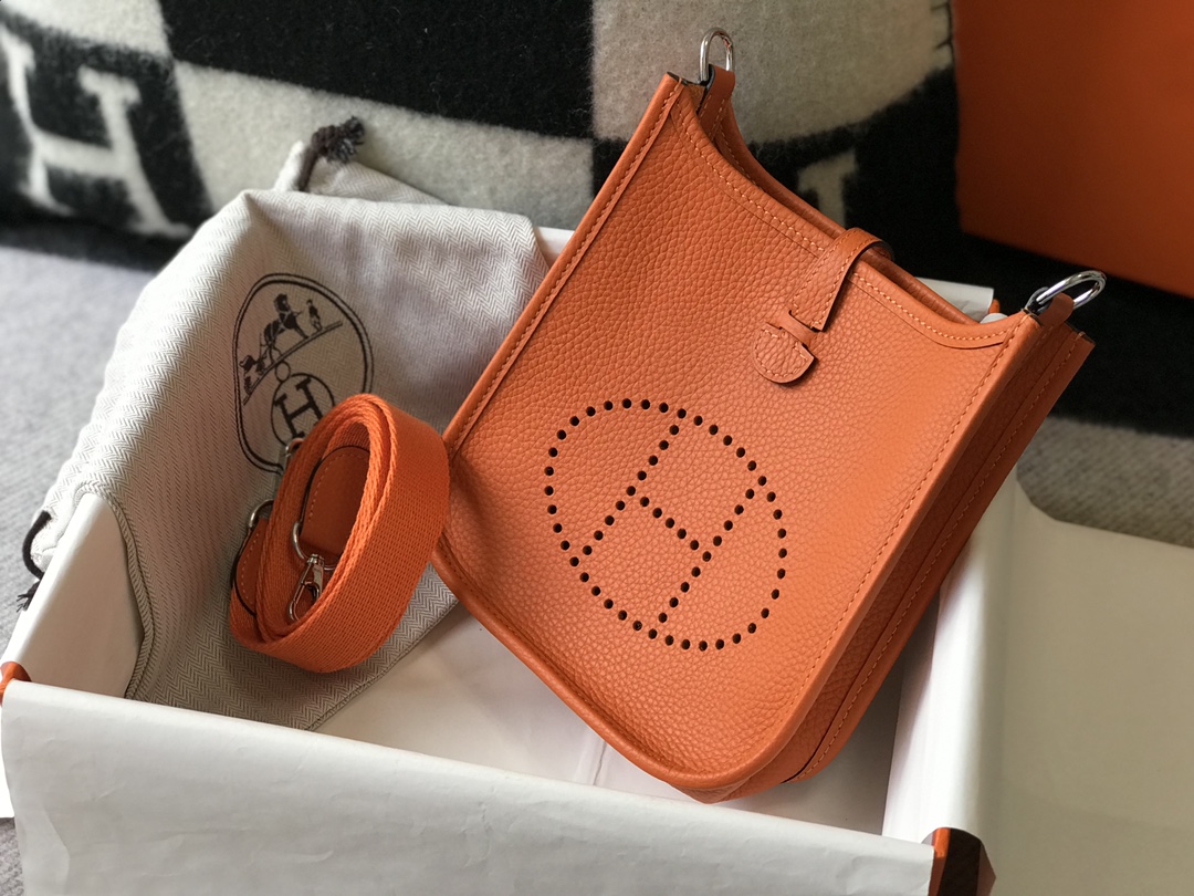 Hermès Mini Evelyne Crossbody Bag in Blue Leather with Adjustable Strap 8 i1644464895 7480 6