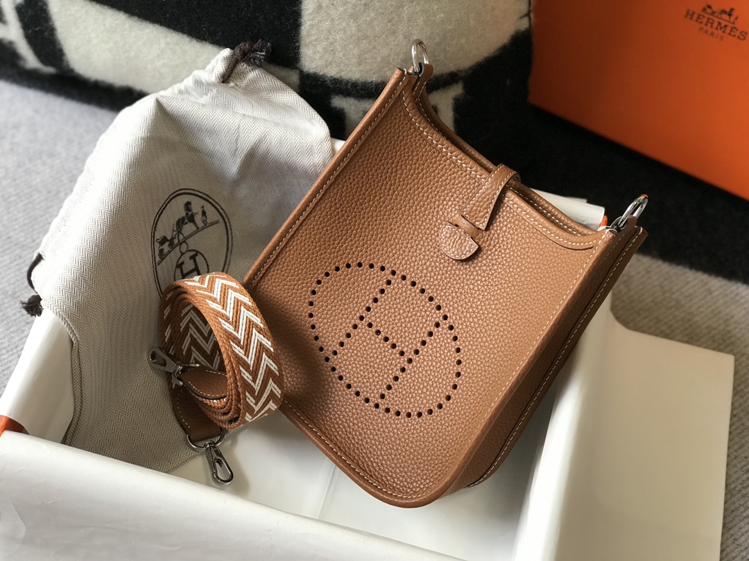 Hermès Mini Evelyne Crossbody Bag in Blue Leather with Adjustable Strap 3 i1644464895 8360 1