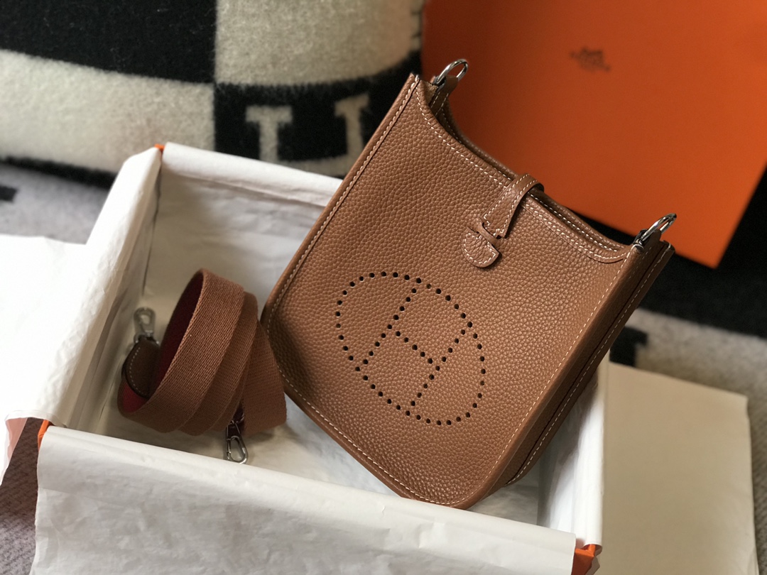 Hermès Mini Evelyne Yellow Leather Crossbody Bag with Adjustable Strap 6 i1644465070 5382 4
