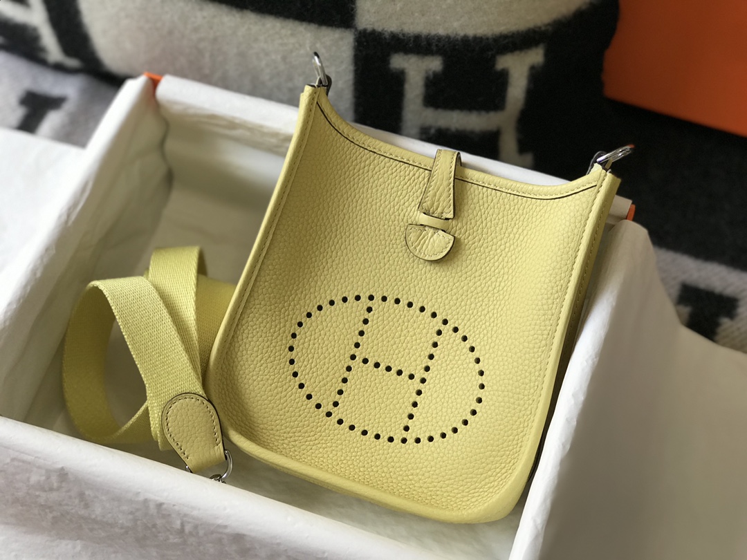 Hermès Mini Evelyne Yellow Leather Crossbody Bag with Adjustable Strap 8 i1644465070 7021 6