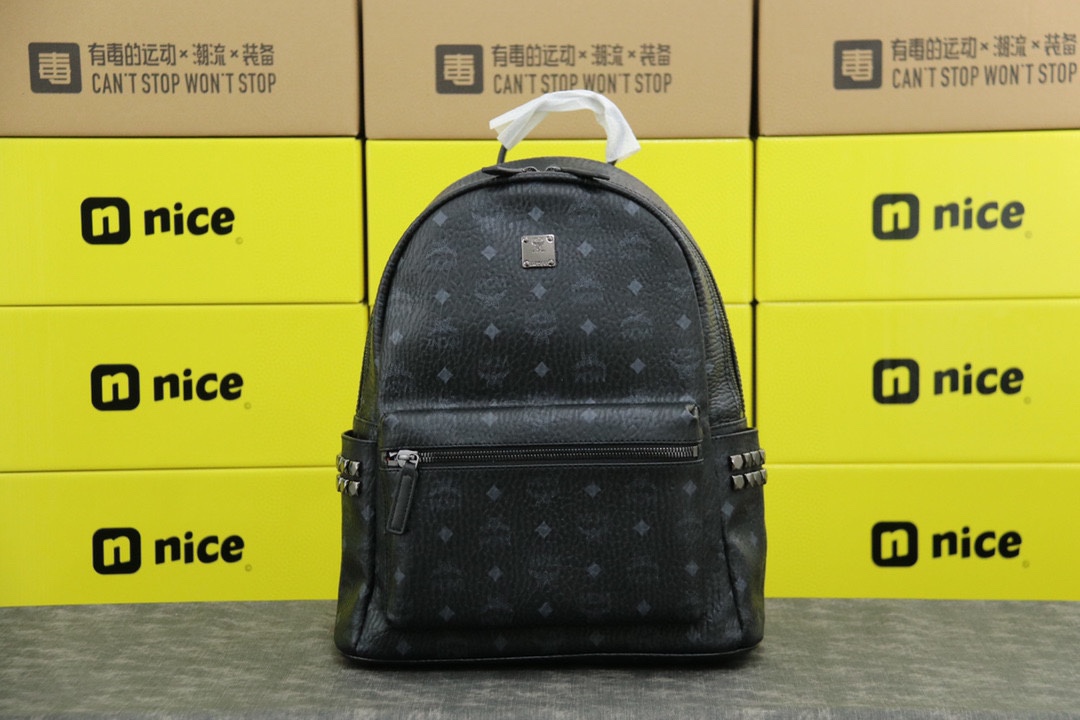 K0   MCM男士双肩包