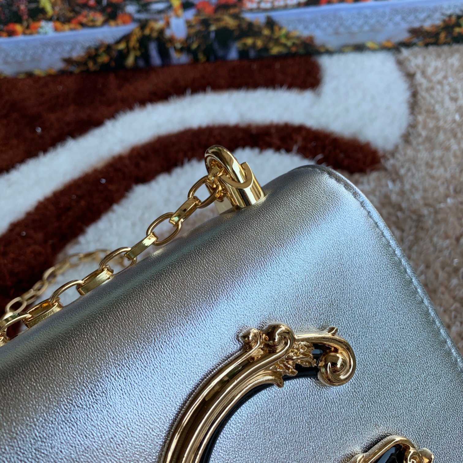 Dolce&Gabbana杜嘉班纳顶级原单细腻手工制造系列斜挎包采用进口原材料正面点缀树脂底镀真金DG徽