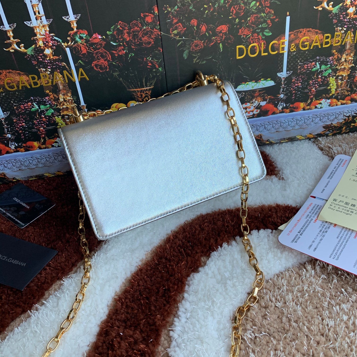 Dolce&Gabbana杜嘉班纳顶级原单细腻手工制造系列斜挎包采用进口原材料正面点缀树脂底镀真金DG徽