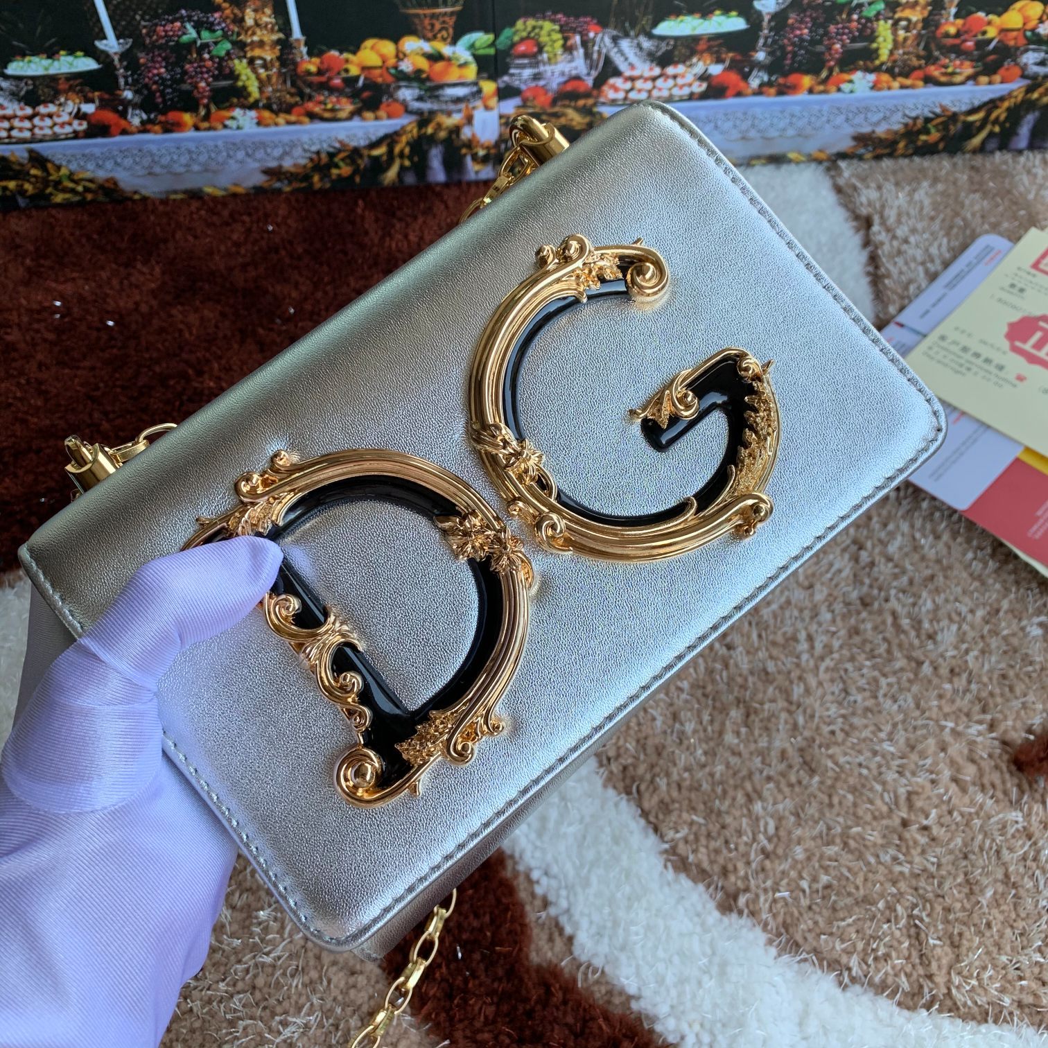 Dolce&Gabbana杜嘉班纳顶级原单细腻手工制造系列斜挎包采用进口原材料正面点缀树脂底镀真金DG徽