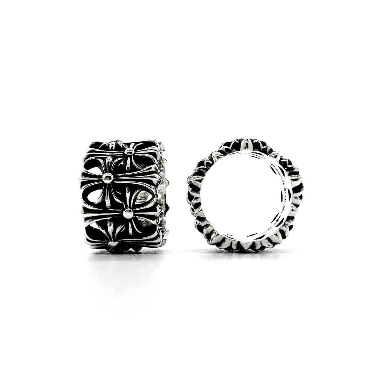 Chrome Hearts 𝐂𝐡𝐫𝐨𝐦𝐞 𝐡𝐞𝐚𝐫𝐭𝐬克罗心圆型墓葬戒