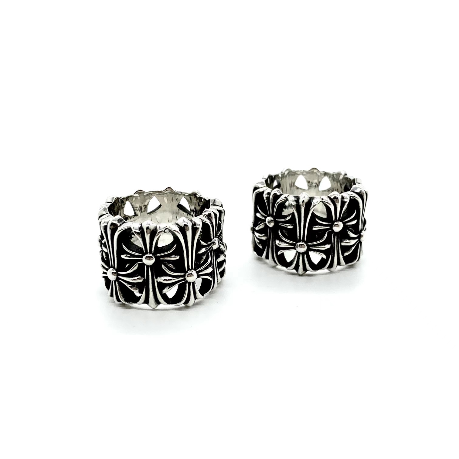 Chrome Hearts 𝐂𝐡𝐫𝐨𝐦𝐞 𝐡𝐞𝐚𝐫𝐭𝐬克罗心圆型墓葬戒