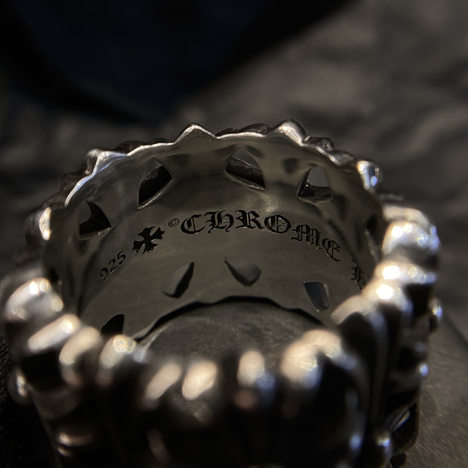 Chrome Hearts 𝐂𝐡𝐫𝐨𝐦𝐞 𝐡𝐞𝐚𝐫𝐭𝐬克罗心圆型墓葬戒