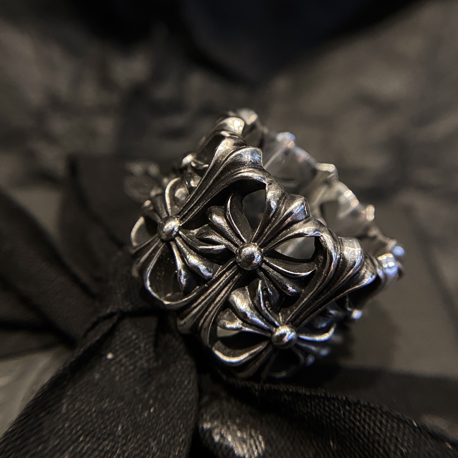 Chrome Hearts 𝐂𝐡𝐫𝐨𝐦𝐞 𝐡𝐞𝐚𝐫𝐭𝐬克罗心圆型墓葬戒