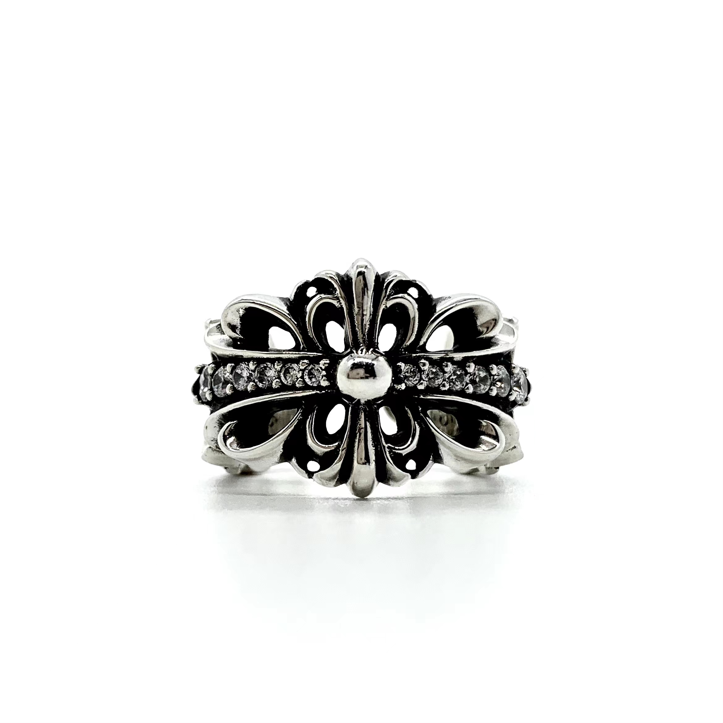 Chrome Hearts 𝐂𝐡𝐫𝐨𝐦𝐞 𝐡𝐞𝐚𝐫𝐭𝐬克罗心镶石鸢尾花戒指