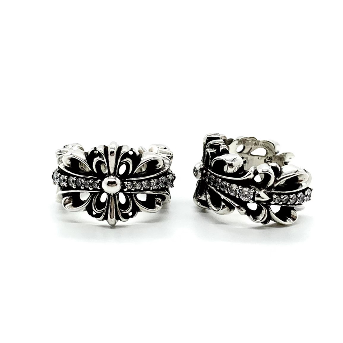 Chrome Hearts 𝐂𝐡𝐫𝐨𝐦𝐞 𝐡𝐞𝐚𝐫𝐭𝐬克罗心镶石鸢尾花戒指