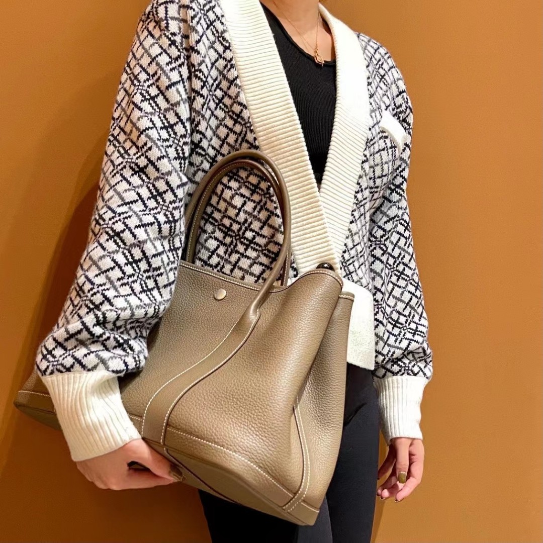 Elegant Leather Garden Party Tote Bag - Versatile & Spacious Design,ck18 5 a1644562243397 1172