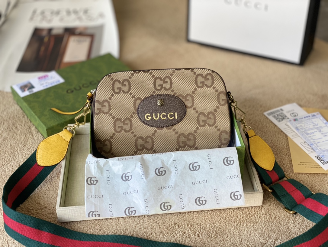 J0  古奇 Gucci 相机包Gucci 单肩 斜挎包胸包原版logo五金腰包重返时尚圈，无论是日常的休闲装、还是少女或者复古个风，只要系上腰包，时髦度立马拉高几档次，搭配无限可能网红人手一只 快快来入手 尺寸 25*16