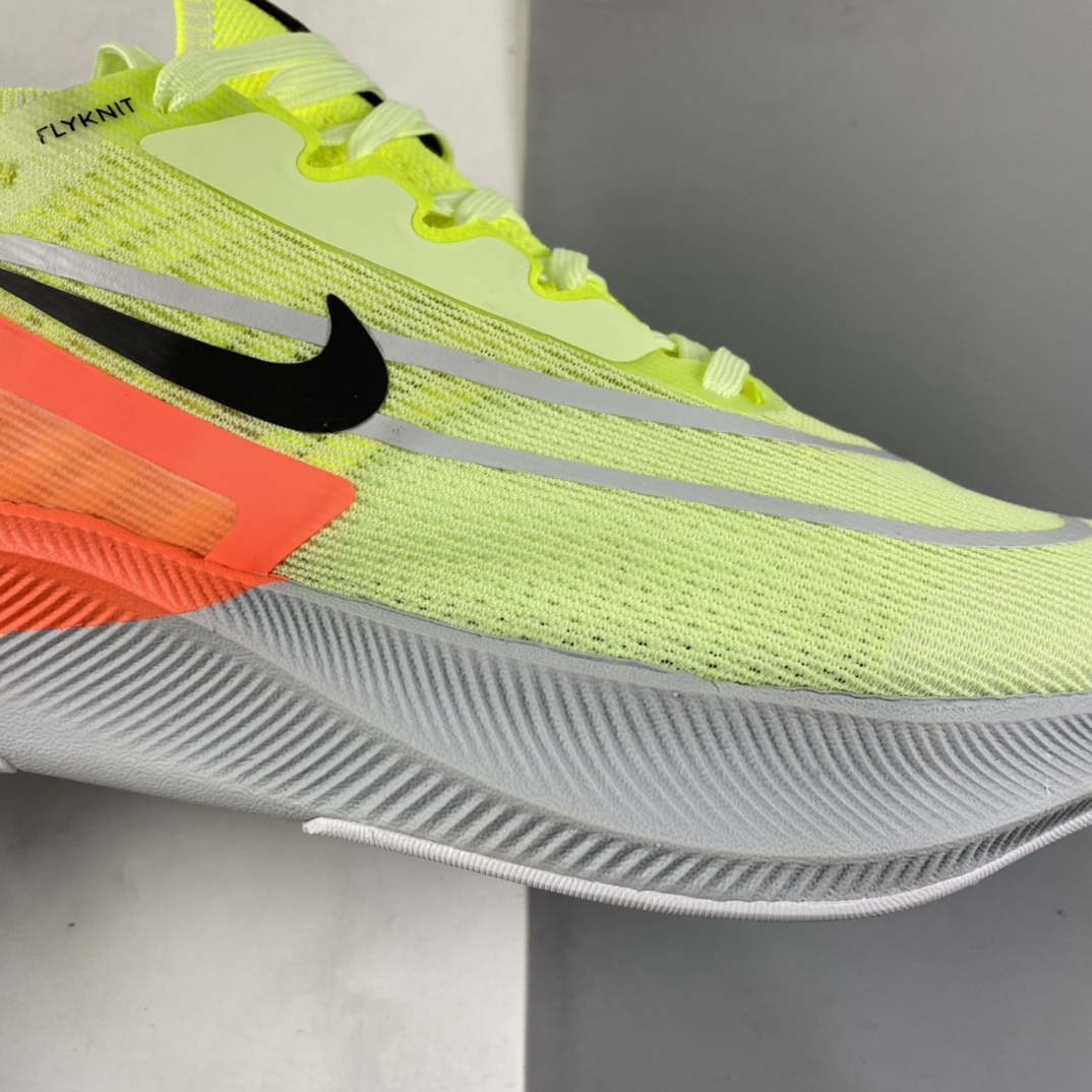 P260 纯原版本 独家首发 超弹力大底 碳板加持 NIKE Zoom Fly 4 耐克男子超弹碳板跑步鞋 CT2392-700