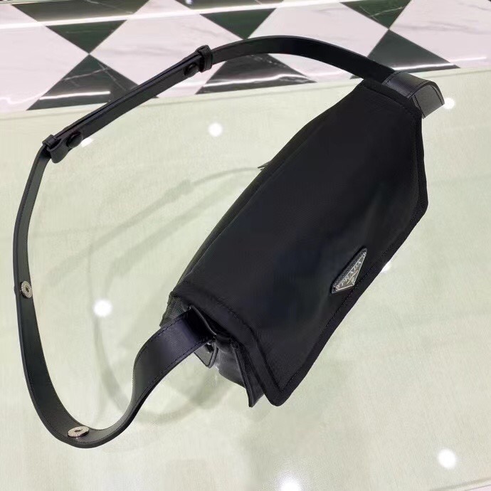 ブランド ミニ メッセンジャーバッグ 調節可能なレザーストラップ