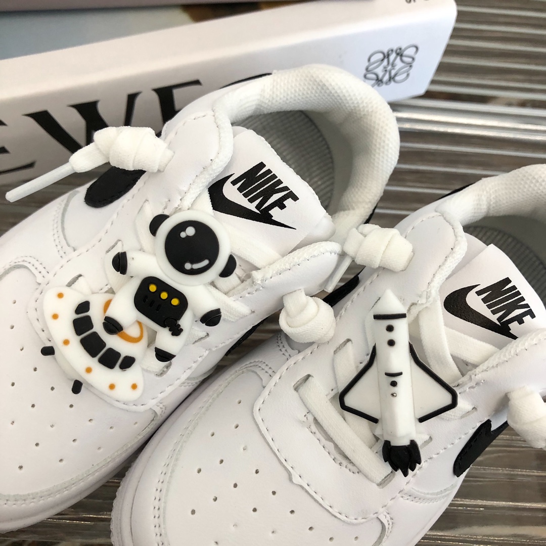 图片[2]-特价 空军一号宇航员可乐童鞋 尺码：26-37码 小朋友的太空梦，宇宙英雄宇航员绝对不能错过‼️ 这款我太喜欢了，小小宇航员太棒了❗️颜值天花板哪😎配色也是很清新很阳光❗️一脚蹬的，轻便好穿好打理💥-选品中心