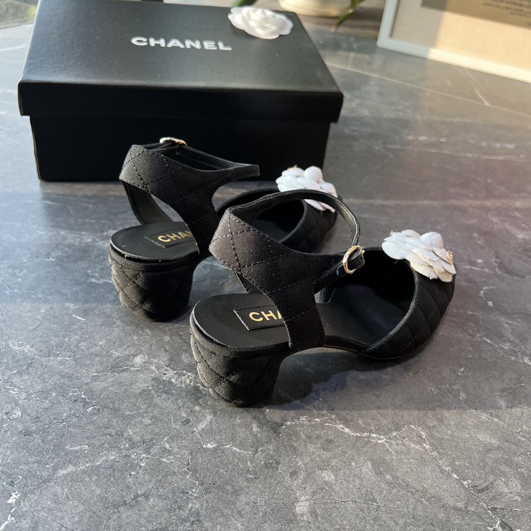 Giày CHANEL Camellia Sandals