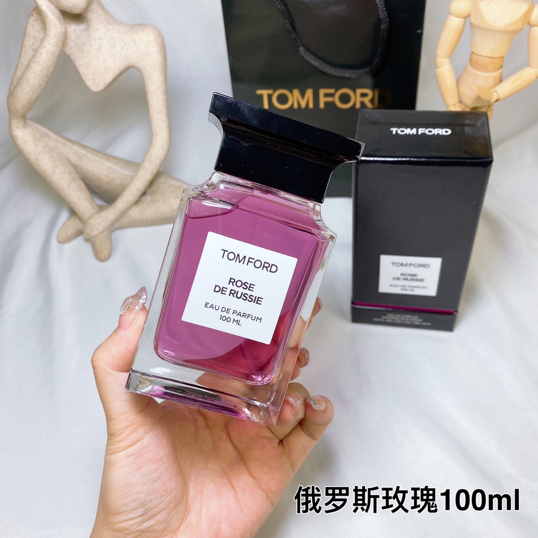 100ml  85包邮💰💰💰50ml  90包邮💰💰💰汤姆福特TF 2022新香水 皮革玫瑰ROSE DE RUSSIE 俄罗斯玫瑰100ml
前调：玫瑰
中调：白胡椒，木香
基调：皮革