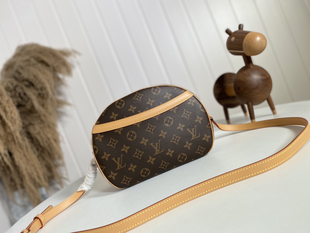 Louis Vuitton Store
 Crossbody & Shoulder Bags Genuine Leather Vintage M51221