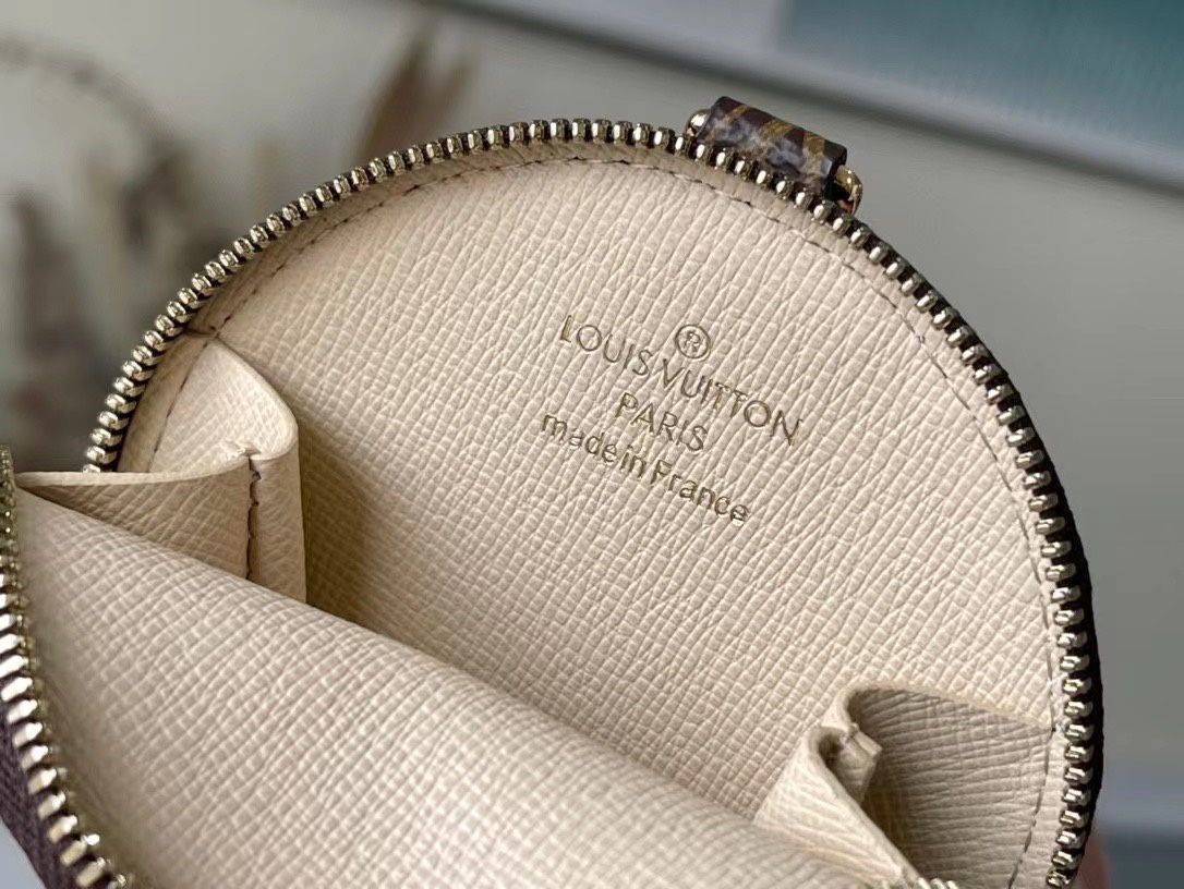 Max Mara Luxury Designer Handbag Shoulder Crossbody Bag crafted in 7