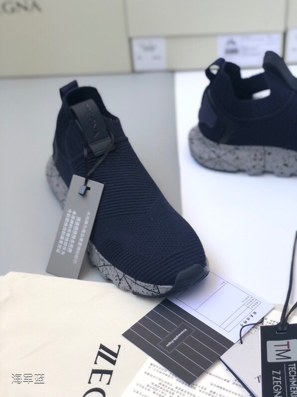 480ZZegna Zegna es sinónimo de estilo juvenil y a la moda.ZZegna está diseñado para el hombre modern