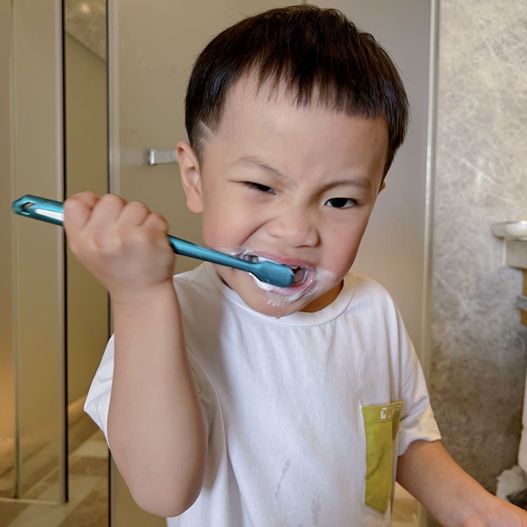 **AIMINI Ultra-Soft Bristle Toothbrush** - Comprehensive 3
