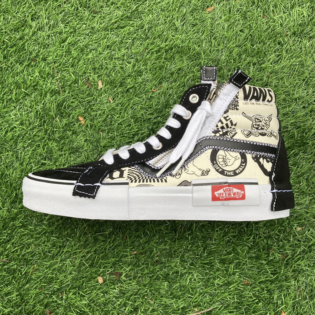 I0 海外代购官网代购Vans SK8-Hi 黑白解构拼接复古鞋款俨然成为 Vans Classics 经典高帮支线的又一双新鞋型，秋季刚至 Vans 就为其注入全新血液、发布全新配色。这双新鞋将以黑白格子加入万斯金典涂鸦和麂皮构建鞋身，而在细节处点缀上黑白格子侧面 加入万斯金典校车图案 Sidestripe 格外显眼。打破传统结构布局，调整了各处结构的位置布局：鞋身外侧 Sidestripe 以少见的锯齿形车线缝制。
