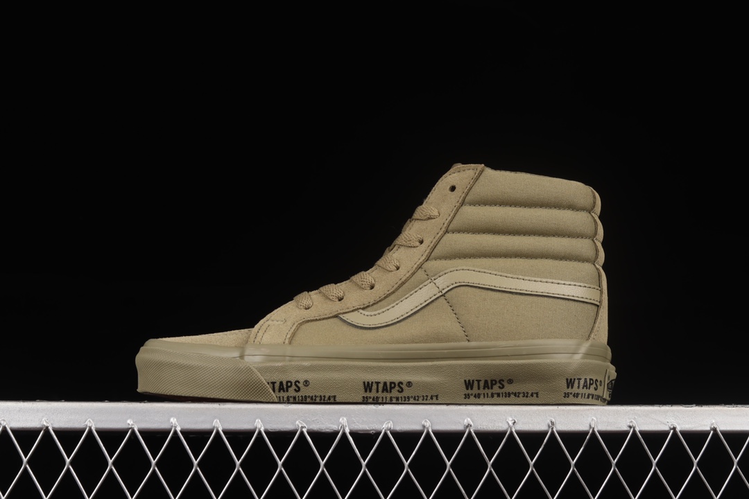 G0 Wtaps x Vault by OG Vans SK8-Hi Lx 限定联名款潮流工装风高帮休闲板鞋 VN0003T0KBA  鞋款采用了代表VANS的OG SK8-HI LX和OG AUTHENTIC LX两款鞋型，其中鞋子中底加入WTAPS标志以及涩谷里原宿的某地坐标点“”11.6″N139°42″32.4″E”的胶条。细节满满