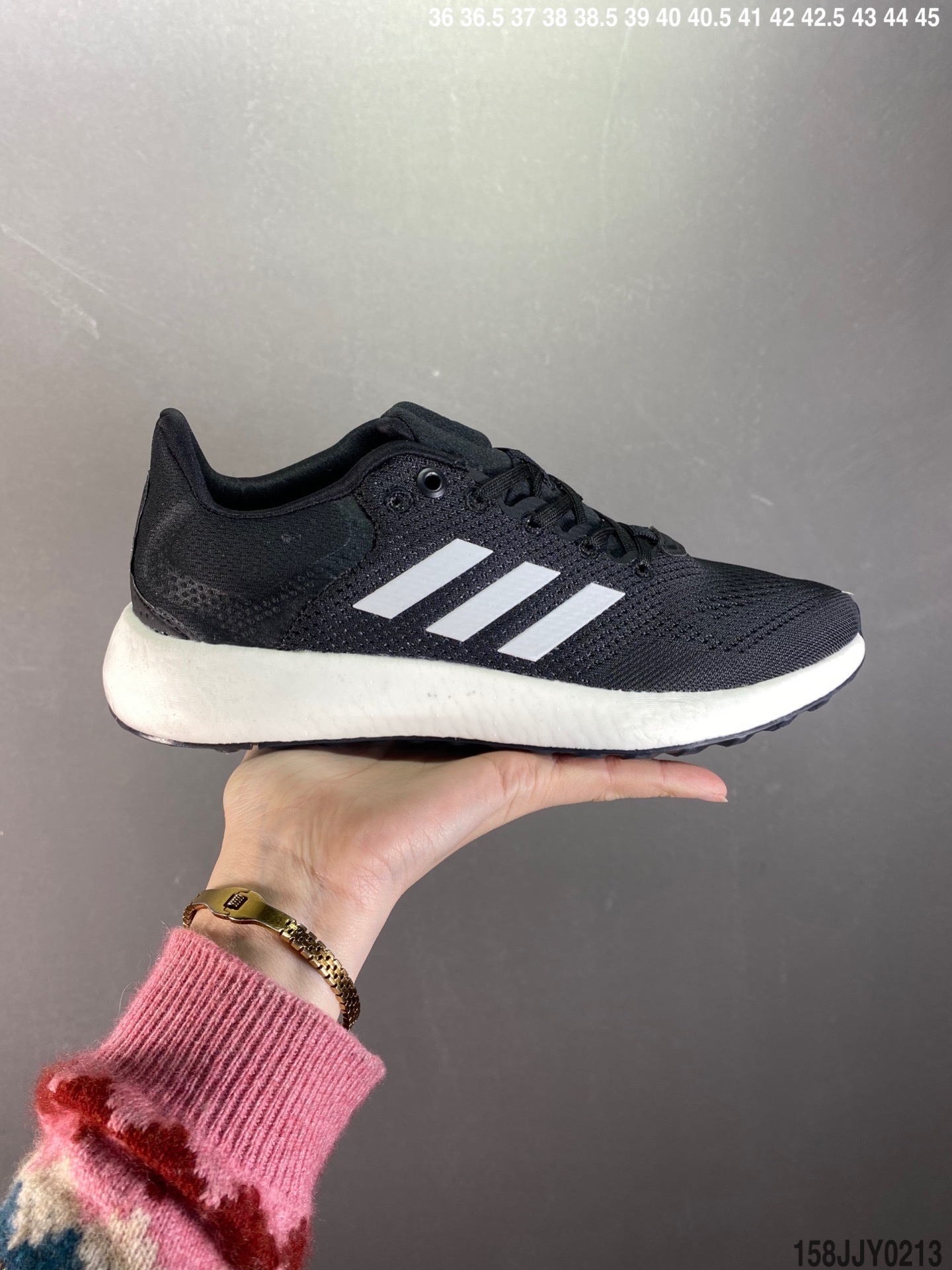 adidas boost 跑鞋