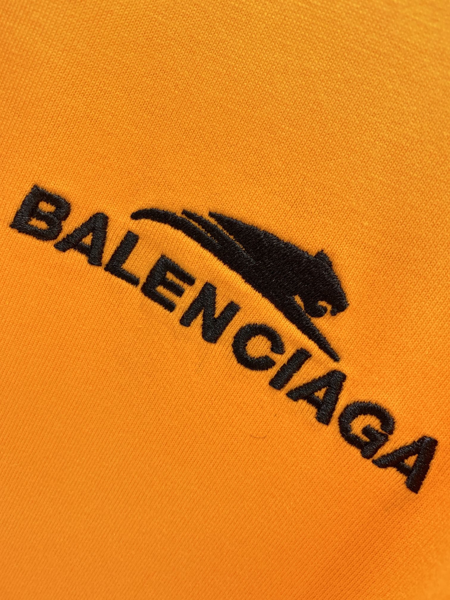 balenciaga wallpaper | Balenciaga wallpaper, Supreme iphone wallpaper,  Wallpaper iphone neon