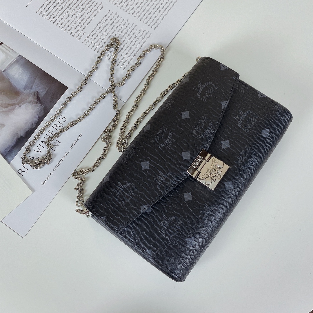 I5  MCM2021信封斜挎包