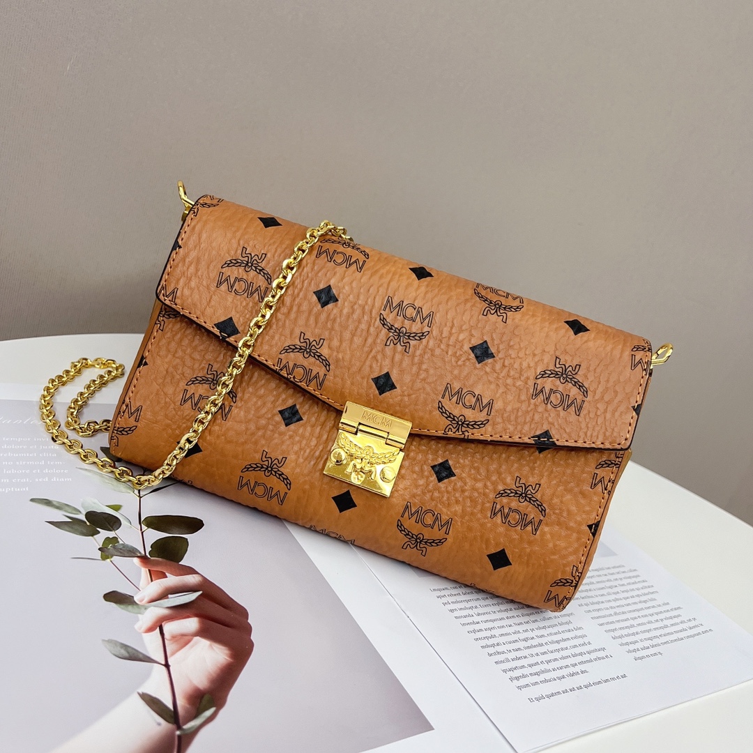 I5  MCM2021信封斜挎包