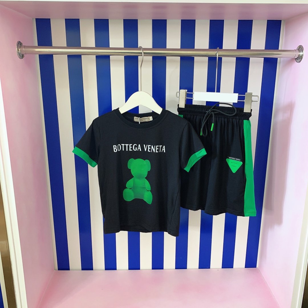 “BOTTEGA VENETA Kids’ Fashion: Cotton Sports Set with 3D Printing, No Glue, Sizes 110-160 Yards” - 图片 2