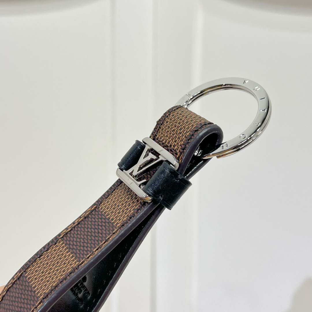 루이비통 키링 124590 Louis Vuitton Accessories 썸네일 이미지