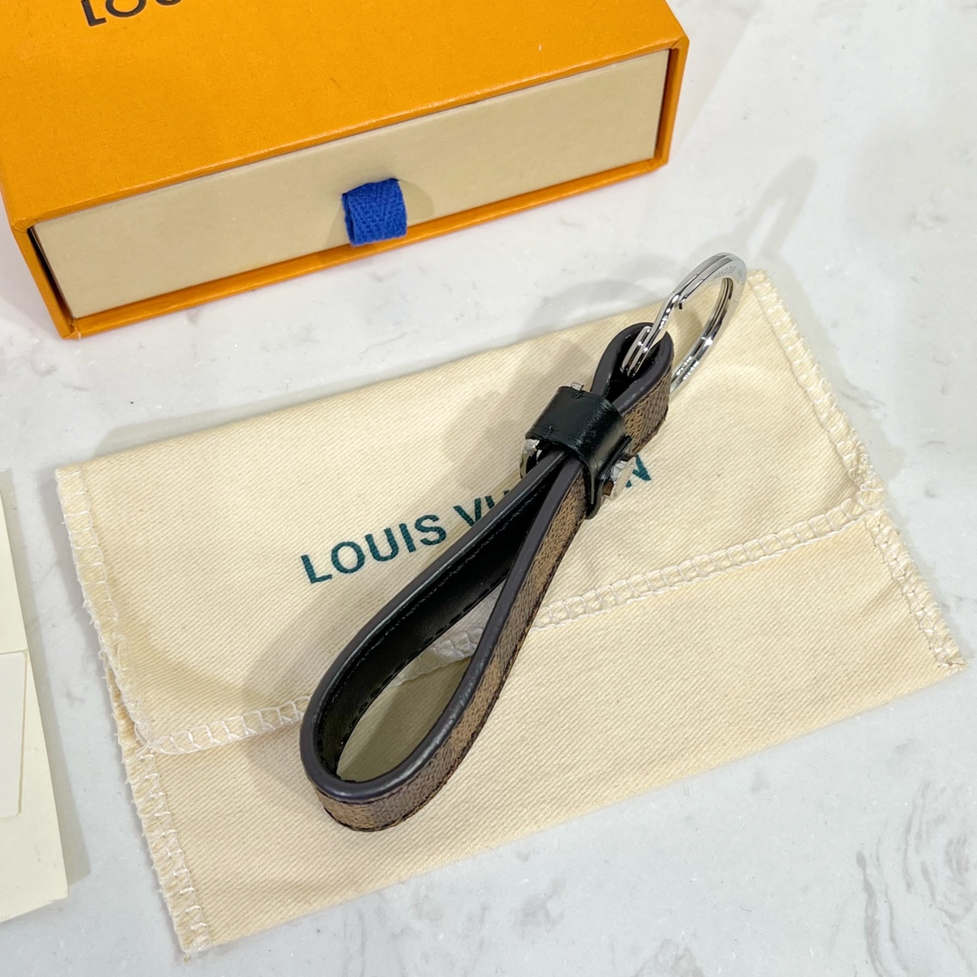 루이비통 키링 124590 Louis Vuitton Accessories 썸네일 이미지