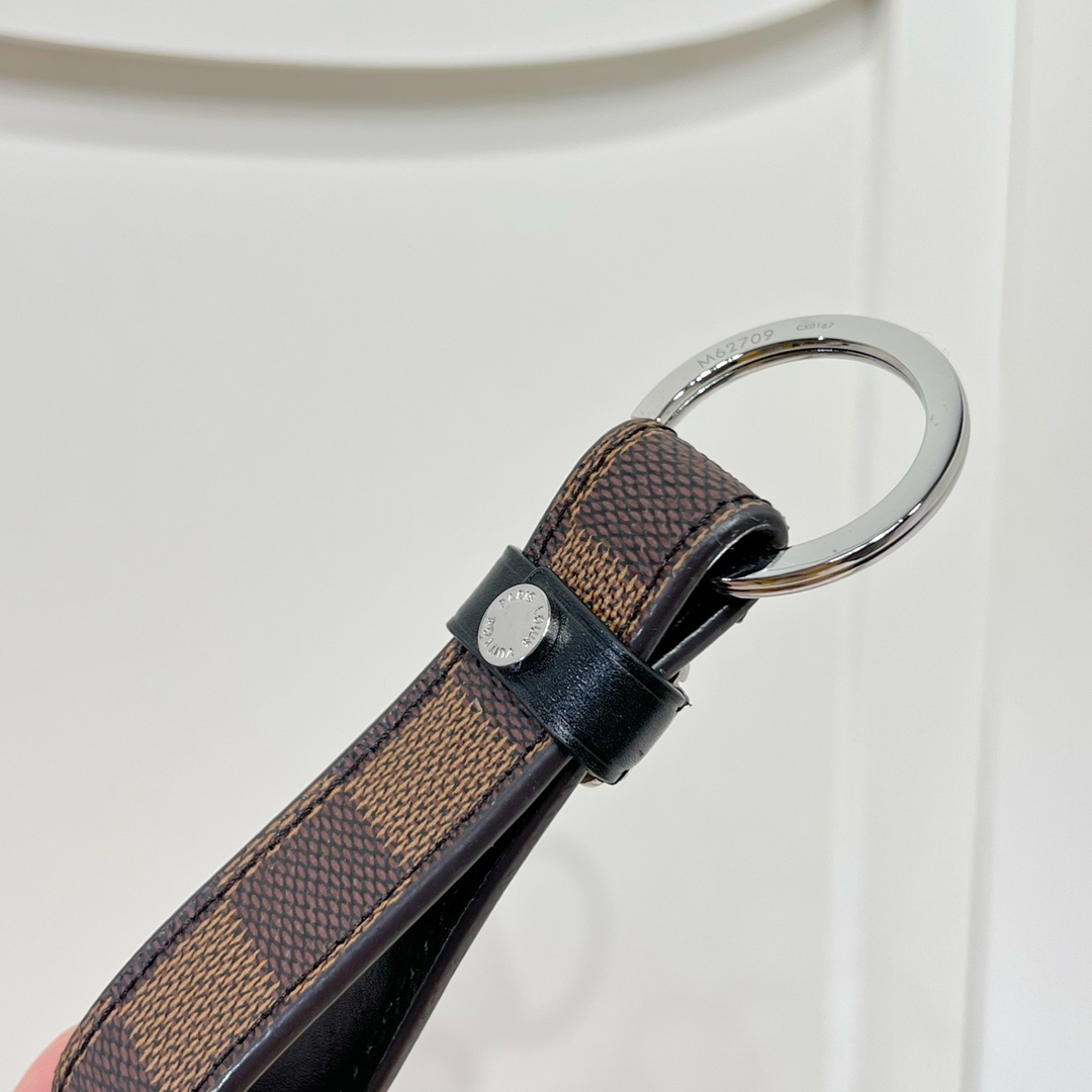 루이비통 키링 124590 Louis Vuitton Accessories 썸네일 이미지